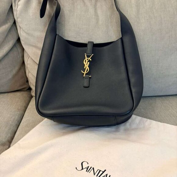 SAINT LAURENT - LE 5 À 7 supple small IN GRAINED LEATHER BLACK BAG- LIKE NEW - Picture 10 of 10